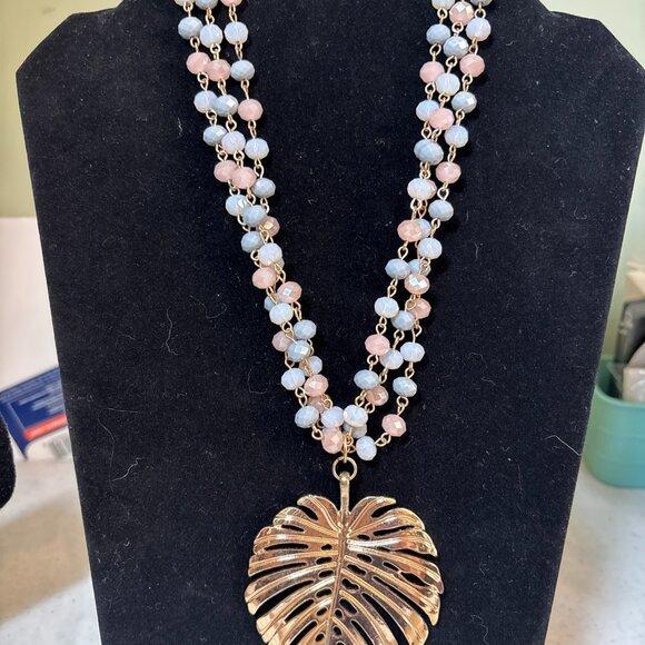 Off park Collection By JTV Triple Strand Leaf Pendant 18” adjustable necklace - Picture 1 of 6